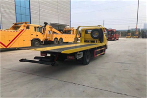 丹巴非事故拖车