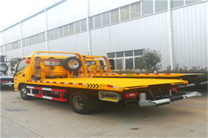 丹巴附近拖车救援搭电